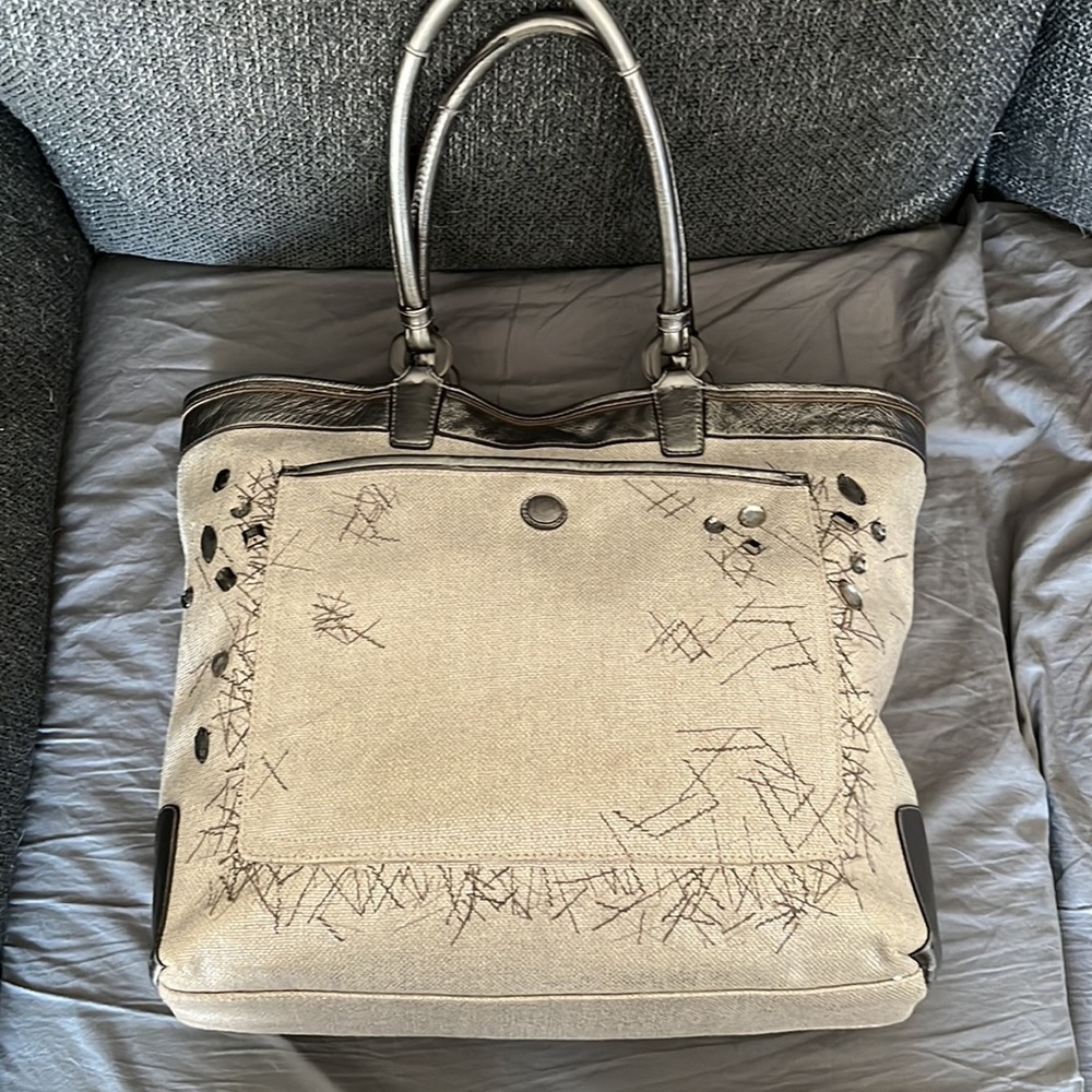 L683 Coach No A1169-17022 Audrey Editorial Jeweled Silver Linen Tote - Picture 2 of 4